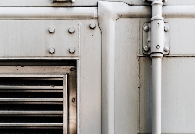 Optimizing Walk-In Cooler Efficiency: Industrial Refrigeration Tips for Food Service Businesses